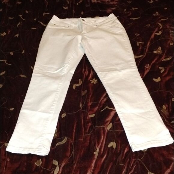 Royalty For Me Women's Cream Straight Leg Jeans - Picture 1 of 9